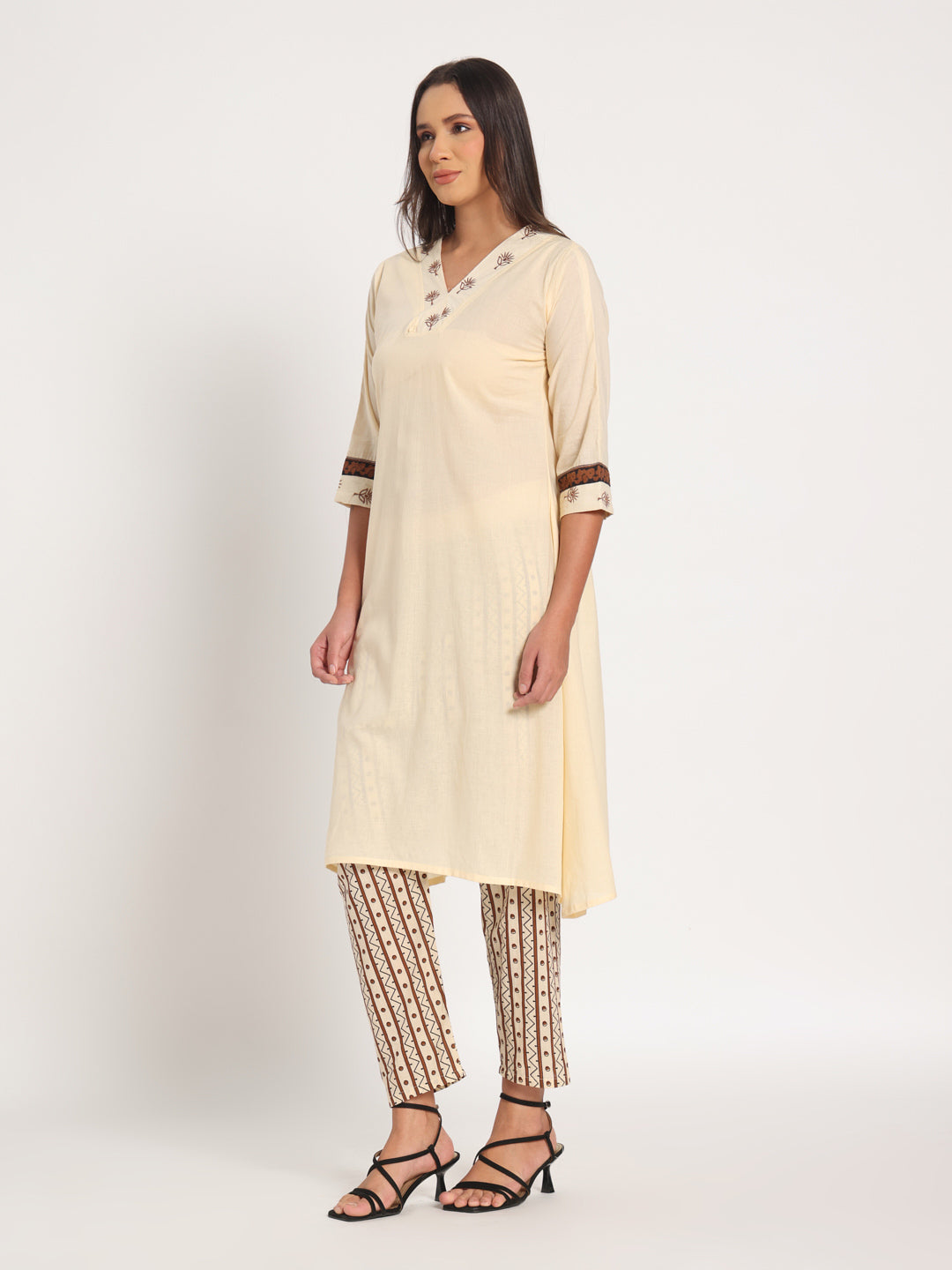 Cream white embroidered cotton two set kurta