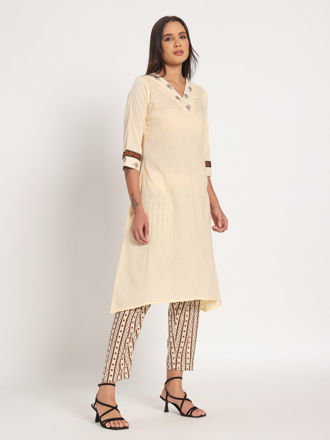 Cream white embroidered cotton two set kurta