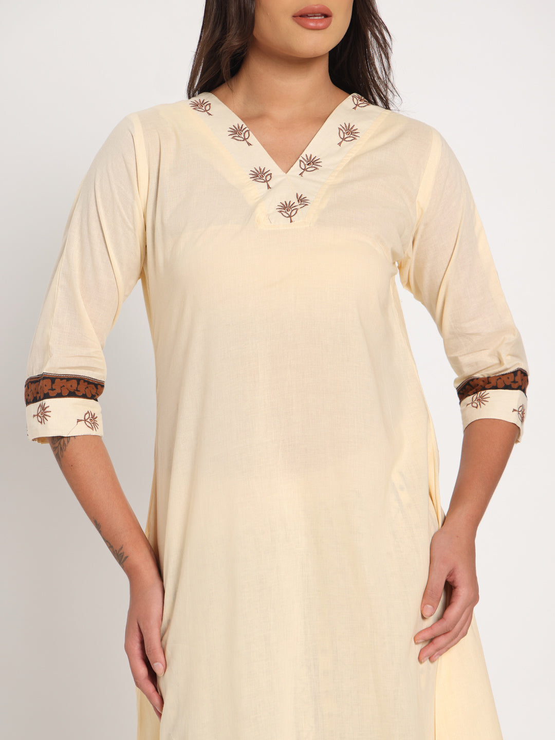 Cream white embroidered cotton two set kurta